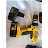 Image 2 : DEWALT 14.4 VOLT CORDLESS DRILL W/ 3 BATTERIES AND MASTERCRAFT BATTERY CHARGER WITH BATTERY