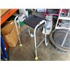 Image 2 : ALUMINUM WALKER W/ TRAY