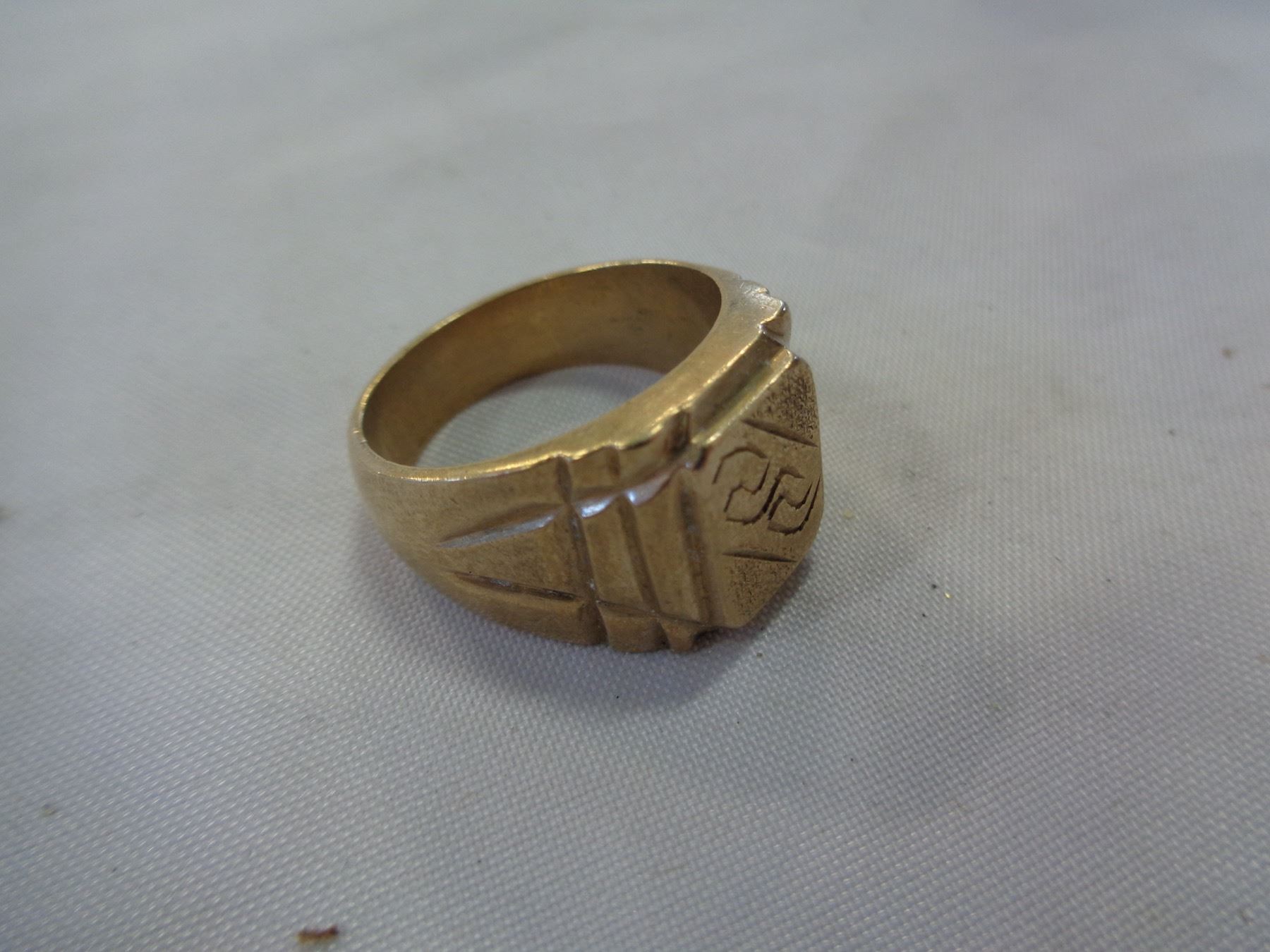 GOLD PLATED RING MARKED 18K Big Valley Auction gold-plated-ring-marked-18k-big-valley-auction
