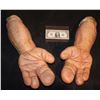 Image 2 : MEN IN BLACK II MOSH BULB MATCHED PAIR OF ARMS SCREEN USED