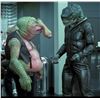 Image 4 : MEN IN BLACK II MOSH BULB MATCHED PAIR OF ARMS SCREEN USED