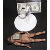 Image 3 : SPACE TRUCKERS DENNIS HOPPER SCREEN MATCHED MINIATURE IN SPACE SUIT ON DISPLAY STAND