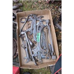 Flat with Assorted Wrenches (16)