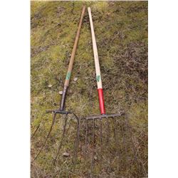 Pitch Fork & a Straw Fork