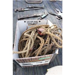 Box with Rope Fence Tighteners (4)