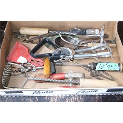 Flat with Kitchen Items