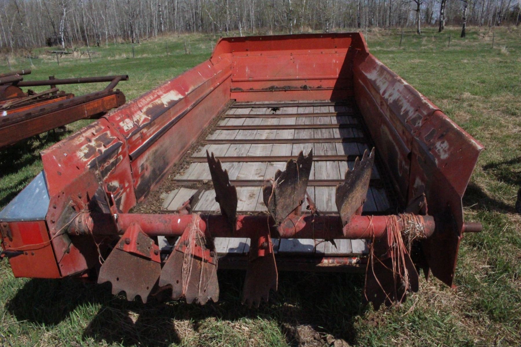 New Holland Manure Spreader