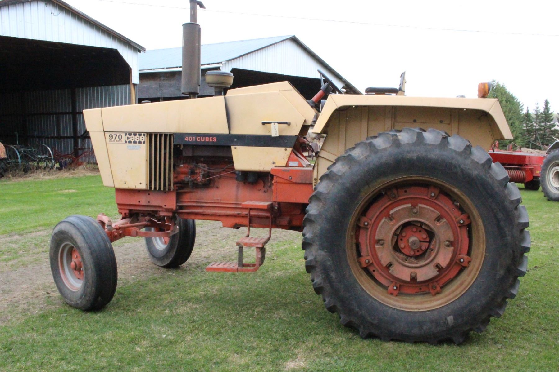 1972 Case 970 Agri King 401 Cube Tractor