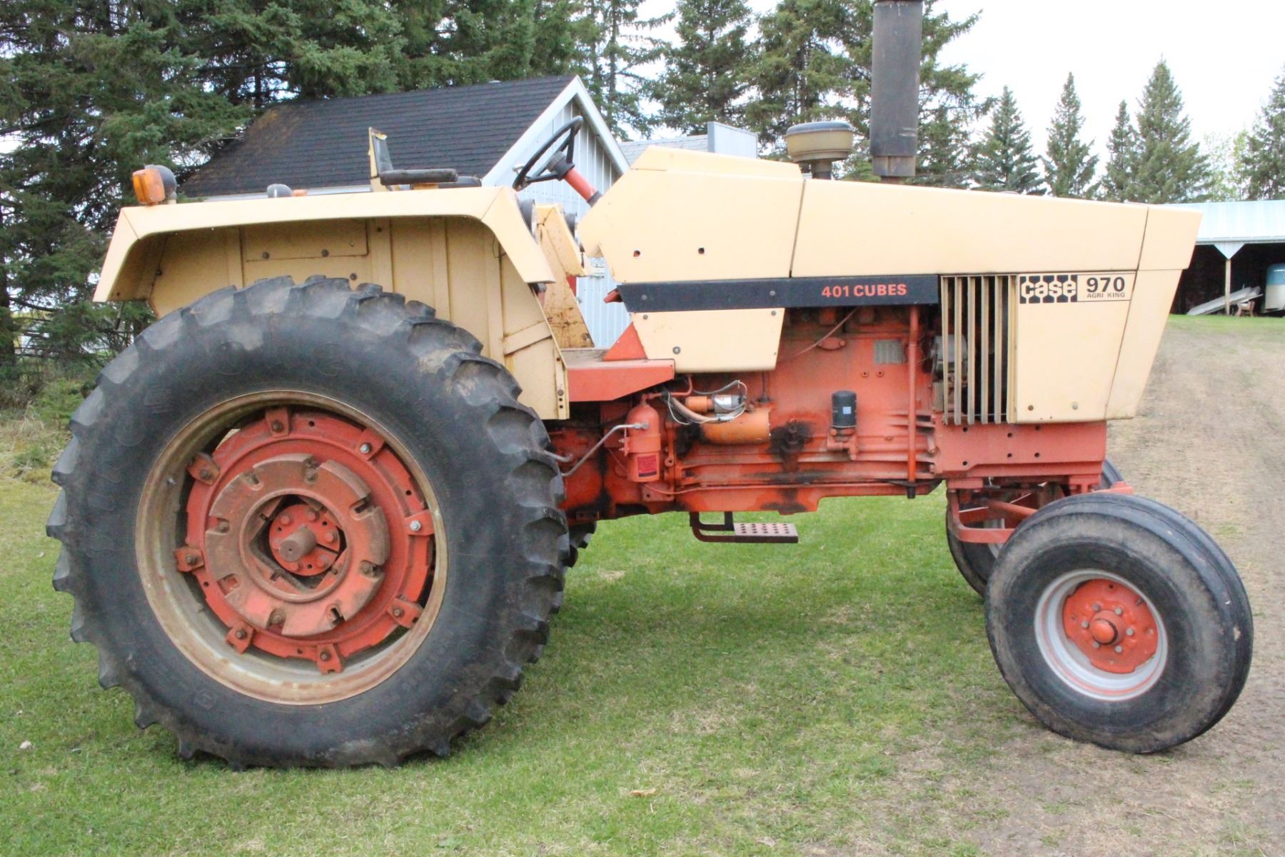 1972 Case 970 Agri King 401 Cube Tractor