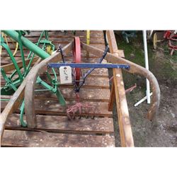 Garden Cultivator (Red and Blue)