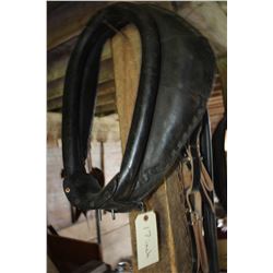 Saddle Horse Collar (17") - with Pins
