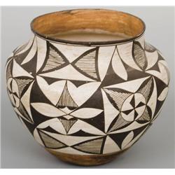 Acoma Pot.