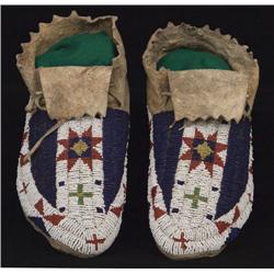 Lakota Mens Moccasins.