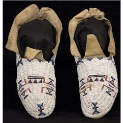 Cheyenne Men's Moccasins.