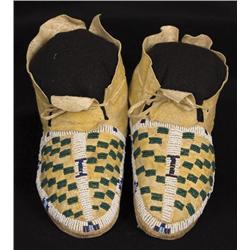 Central Plains Child Beaded Moccasins