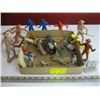 Image 1 : BOX OF PLASTIC & METAL FIGURINES