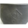 Image 2 : 6 PINT CAST IRON POT W/LID