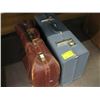 Image 1 : 2 SUITCASES