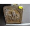 Image 1 : CAST IRON DOOR