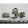 Image 1 : 2 CHAUFFEUR PINS & A LOCK (NO KEY)