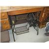 Image 2 : SINGER TREDDEL SEWING MACHINE