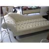 Image 2 : WHITE CHAISE LOUNGE