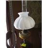 Image 1 : ANTIQUE ALADDIN OIL LAMP