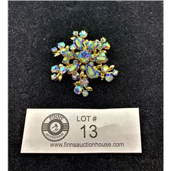 Good Quality 1950's Rhinestone Star Brooch