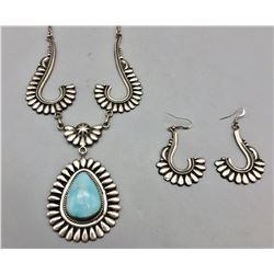 Unique Turquoise Necklace Set