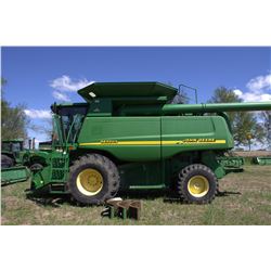 2000 John Deere 9650 Combine