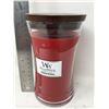 Image 1 : WoodWick Crimson Berries Crackling Candle