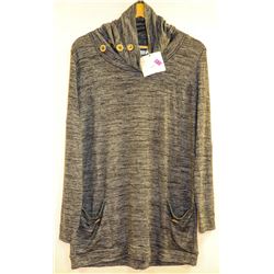MISS LULO DUAL GREY BUTTON TURTLENECK W/ FRONT