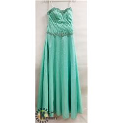 JORA COLLECTION MINT GREEN BEADED AND PLEATED TOP