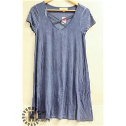 NO COMMENT WOMENS SHORT SLEEVE V NECK