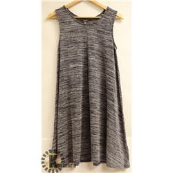 DKR WOMENS SLEEVELESS LONG SHIRT