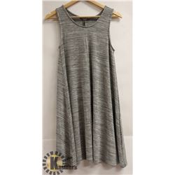 DKR WOMENS SLEEVELESS LONG SHIRT
