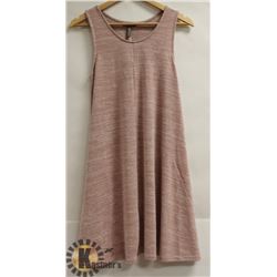 DKR WOMENS SLEEVELESS LONG SHIRT