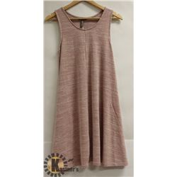 DKR WOMENS SLEEVELESS LONG SHIRT