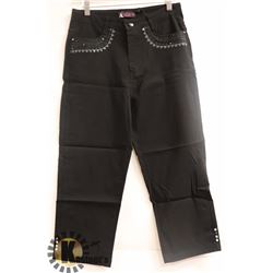 MODEL FRANCE BLACK WOMENS CAPRI PANT WITH