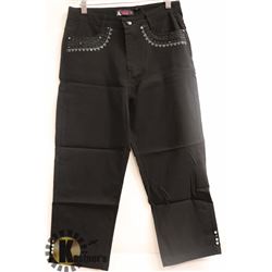 MODEL FRANCE BLACK WOMENS CAPRI PANT WITH