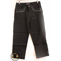 MODEL FRANCE BLACK WOMENS CAPRI PANT WITH