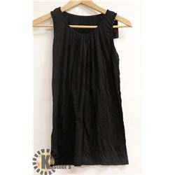 WOMANS SLEEVELESS SHIRT SIZE UNKNOWN BLACK