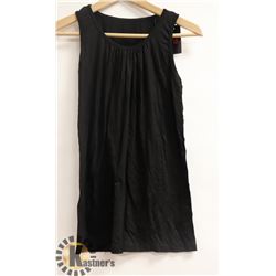 WOMANS SLEEVELESS SHIRT SIZE UNKNOWN BLACK