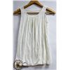 Image 1 : WOMANS SLEEVELESS SHIRT SIZE UNKNOWN WHITE