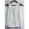 Image 1 : WOMANS SLEEVELESS SHIRT SIZE UNKNOWN WHITE