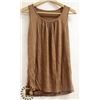 Image 1 : WOMANS SLEEVELESS SHIRT SIZE UNKNOWN BROWN