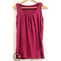 WOMANS SLEEVELESS SHIRT SIZE UNKNOWN FUSHIA