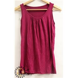 WOMANS SLEEVELESS SHIRT SIZE UNKNOWN FUSHIA