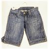 Image 1 : WOMENS DENIM SHORTS SIZE 0