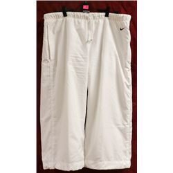 NIKE UNISEX WHITE ATHLETIC CAPRI PANTS SIZE LARGE